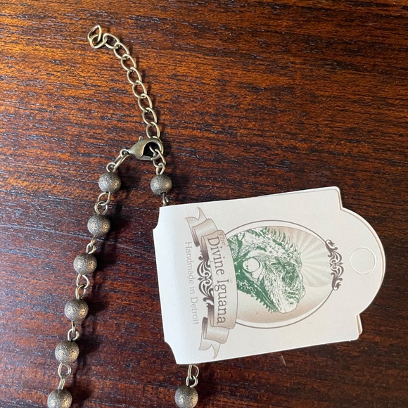 Divine Iguana Santa Claus Necklace - Picture 6 of 8